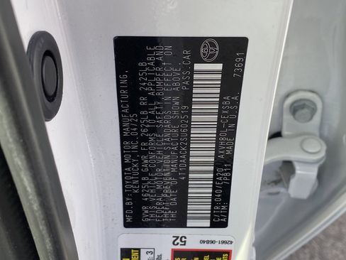 Used 2025 Toyota Camry SE image 15