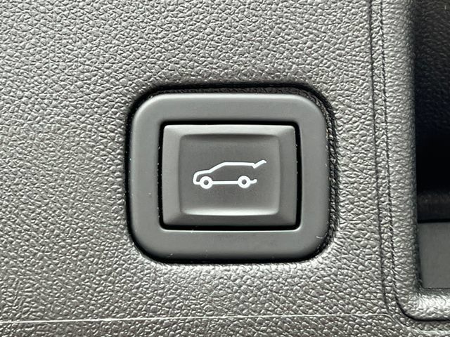 Used 2023 GMC Terrain SLT w/ Infotainment Package II AWD/4WD image 38