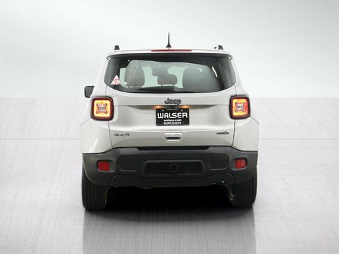 Used 2018 Jeep Renegade Latitude w/ Cold Weather Group AWD/4WD image 4