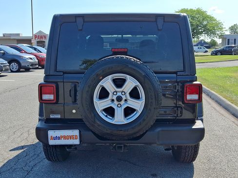Used 2019 Jeep Wrangler Sport AWD/4WD image 5