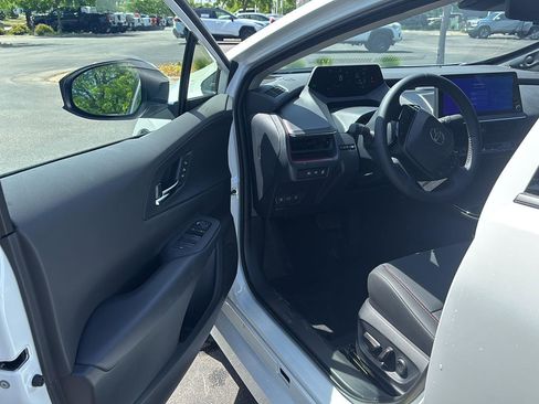 New 2026 Toyota Prius Plug-In Hybrid FWD image 2