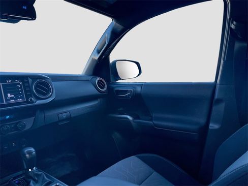 Used 2021 Toyota Tacoma TRD Off-Road image 22