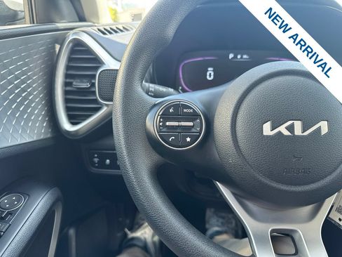 Used 2023 Kia Soul LX FWD image 21