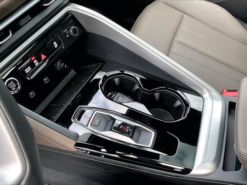Used 2025 Audi Q5 Premium w/ Convenience Package AWD/4WD image 18