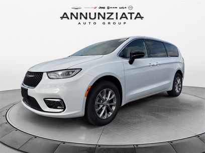 New 2026 Chrysler Pacifica Select