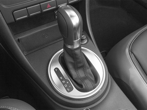 Used 2014 Volkswagen Beetle 2.5 image 11