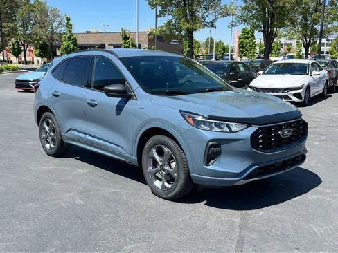 Used 2023 Ford Escape ST-Line AWD/4WD image 5