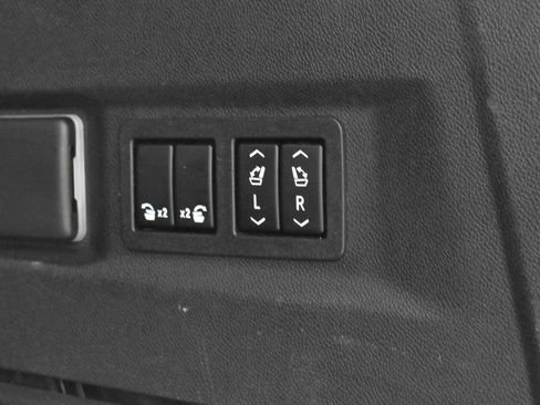 Used 2022 Chevrolet Tahoe RST w/ Luxury Package image 29