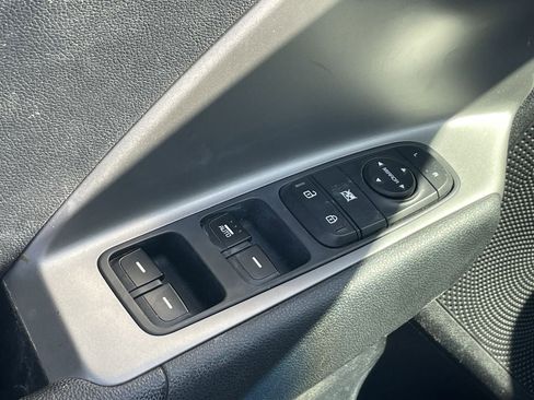 Used 2019 Kia Niro LX FWD image 12
