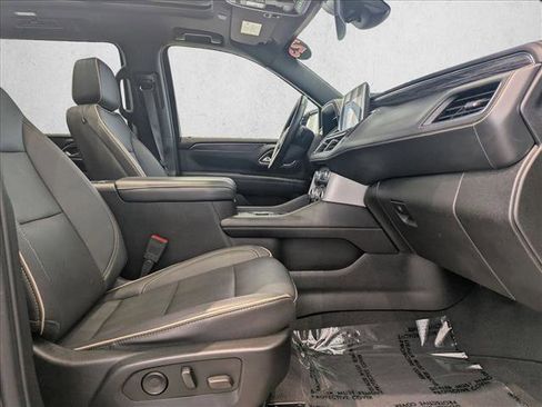 Used 2023 GMC Yukon XL SLT image 22