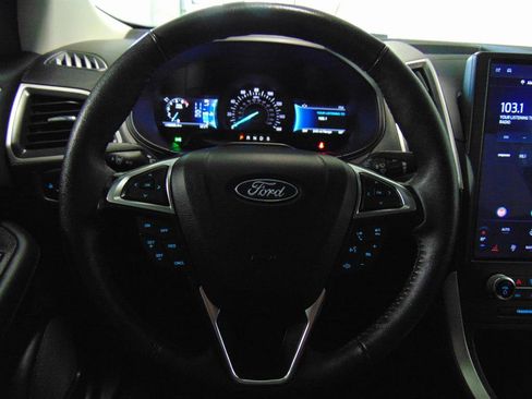 Used 2024 Ford Edge SEL image 17