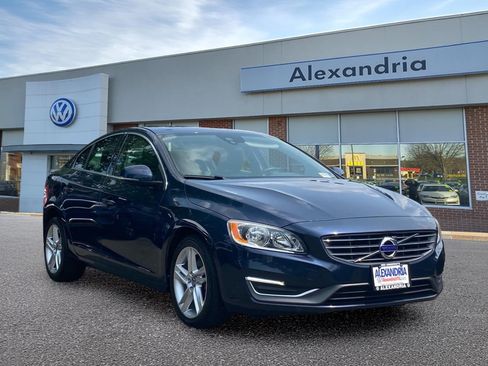 Used 2015 Volvo S60 T5 Premier w/ Convenience Package FWD image 1