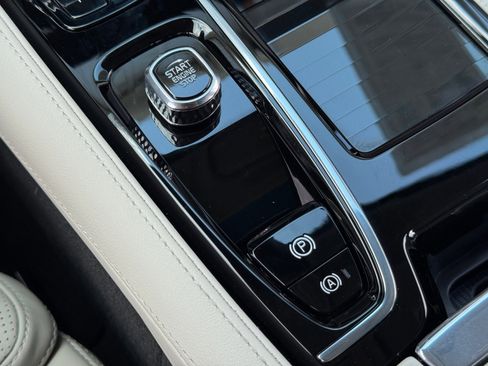 Used 2024 Volvo S90 T8 Ultimate image 30
