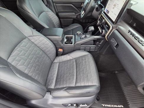 Used 2024 Toyota Tacoma TRD Off-Road w/ TRD Off Road Premium Package image 20