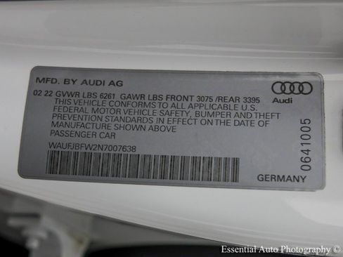 Used 2022 Audi e-tron GT Premium Plus image 30