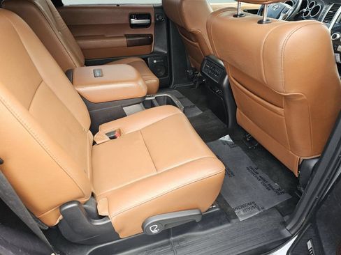 Used 2014 Toyota Sequoia Platinum RWD image 29