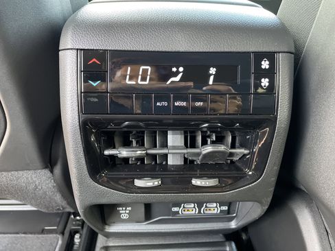 New 2025 Jeep Grand Cherokee L Altitude image 60