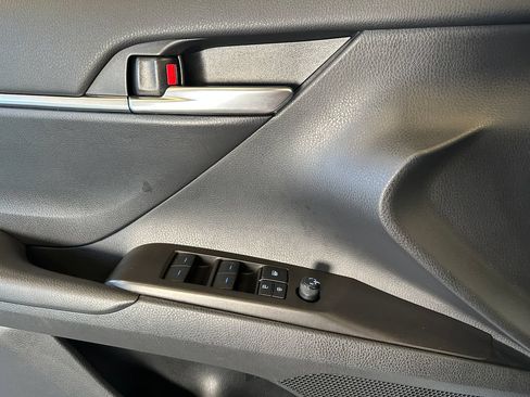Used 2024 Toyota Camry SE w/ Cold Weather Package FWD image 19