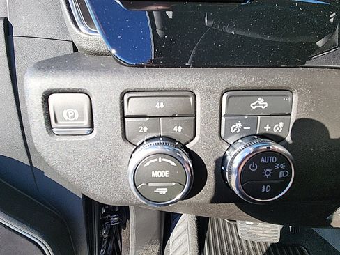 New 2026 GMC Sierra 2500 SLE image 21