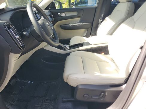 Certified 2026 Volvo XC40 B5 Plus AWD/4WD image 18