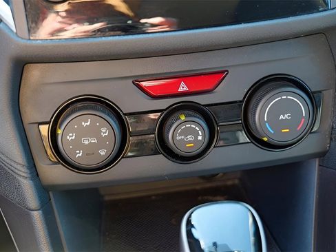 Used 2018 Subaru Crosstrek 2.0i Premium w/ Eyesight System image 13