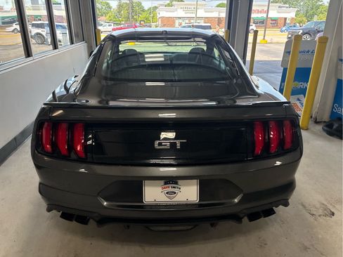Certified 2019 Ford Mustang GT RWD image 9