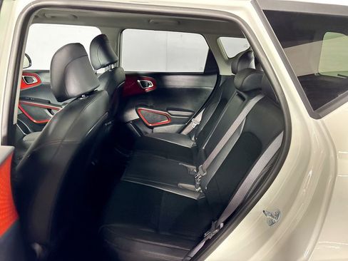 Certified 2025 Kia Soul GT-Line image 21