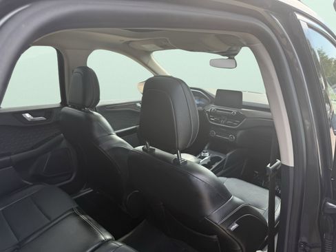 Used 2020 Ford Escape Titanium image 44