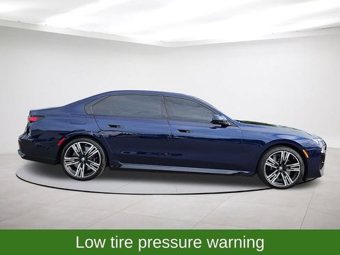 Used 2026 BMW 760i xDrive w/ Executive Package AWD/4WD image 8
