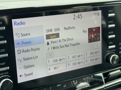 Used 2023 Toyota Sienna XLE w/ XLE Plus Package image 6