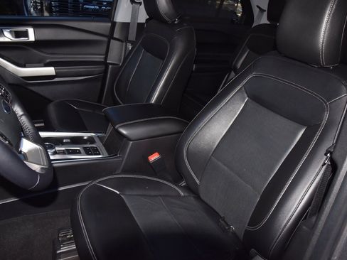 Used 2021 Ford Explorer Limited w/ Equipment Group 301A image 33