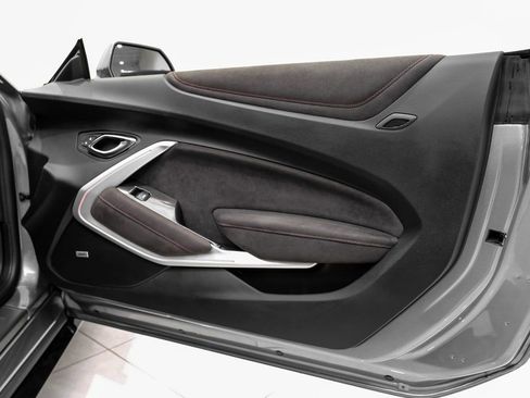 Used 2020 Chevrolet Camaro ZL1 image 40