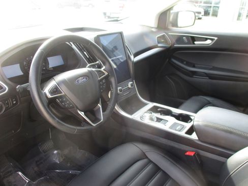 Used 2024 Ford Edge SEL w/ Convenience Package image 15