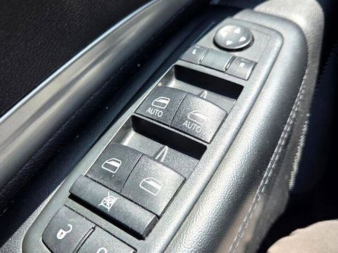 Used 2012 Dodge Durango SXT image 21