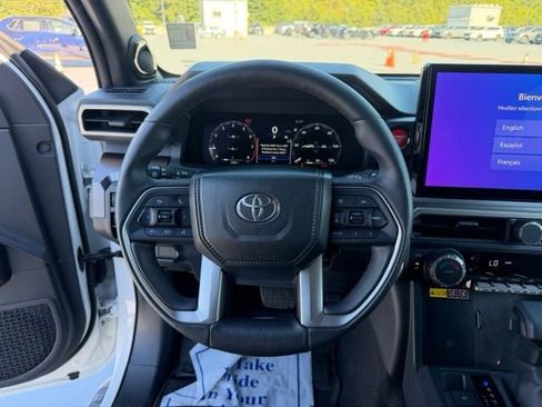 Certified 2025 Toyota 4Runner TRD Sport Premium AWD/4WD image 17
