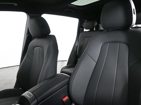 New 2026 Mercedes-Benz GLB 250 image 5