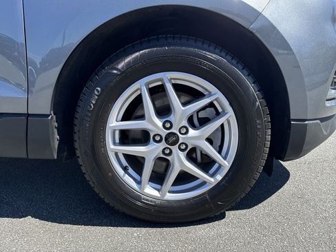 Used 2023 Ford Edge SEL image 11