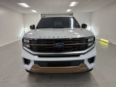 Used 2025 Ford Expedition King Ranch image 2