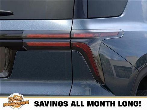 New 2026 Chevrolet Traverse LT image 11