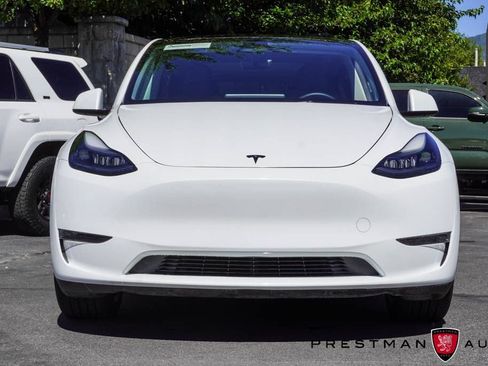 Used 2024 Tesla Model Y 2WD image 11