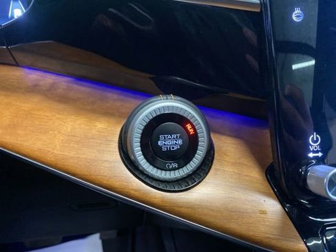 Used 2023 Jeep Grand Wagoneer Series III AWD/4WD image 18