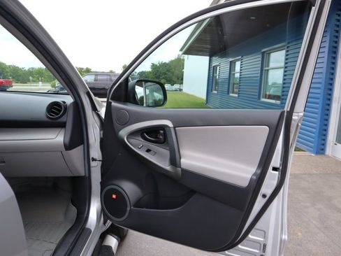 Used 2011 Toyota RAV4 Limited w/ Limited Extra Value Pkg AWD/4WD image 21