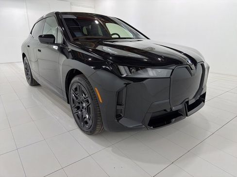Used 2026 BMW iX xDrive45 w/ M Sport Package image 7