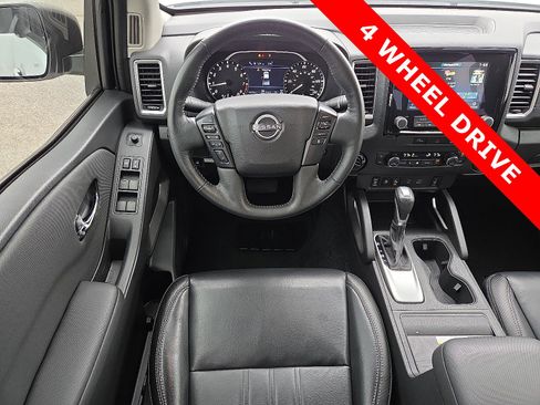 Used 2024 Nissan Frontier SL w/ Technology Package image 11