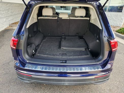 Certified 2023 Volkswagen Tiguan SE w/ Panoramic Sunroof Package image 13