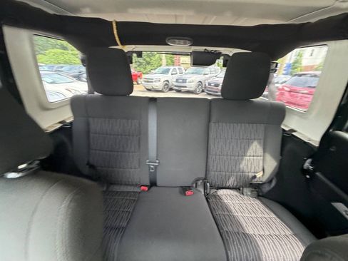 Used 2012 Jeep Wrangler Unlimited Rubicon w/ Dual Top Group AWD/4WD image 21