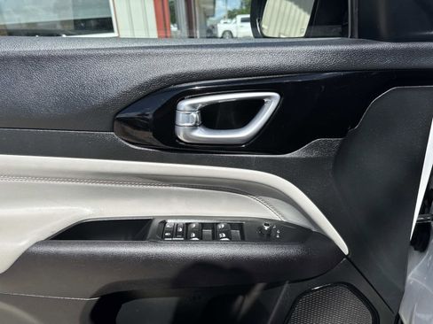 Used 2025 Jeep Compass Limited AWD/4WD image 19