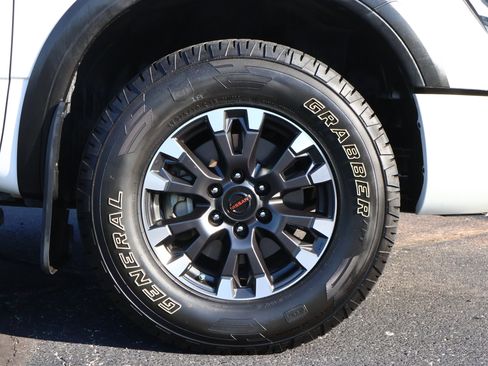 Used 2021 Nissan Titan PRO-4X w/ Pro-4x Convenience Package AWD/4WD image 27
