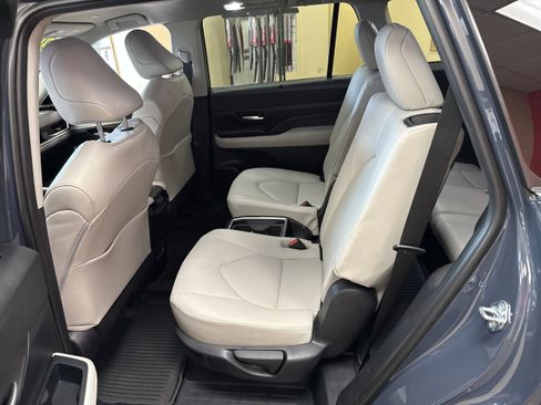 Used 2026 Toyota Grand Highlander XLE image 44