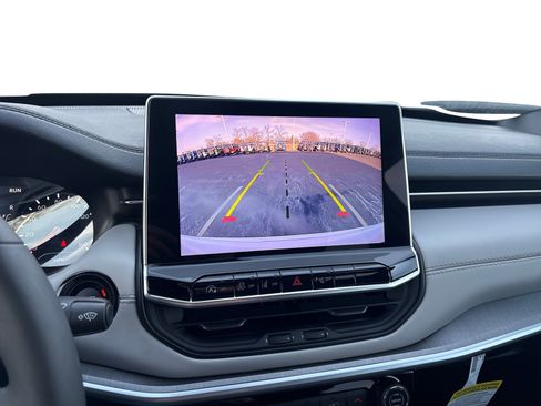 Used 2024 Jeep Compass Limited image 24